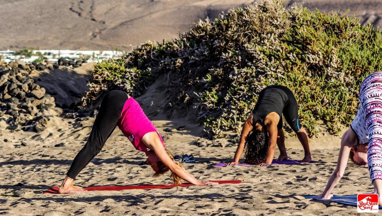 הוסטל פאמארה Red Star Surf & Yoga Camp Lanzarote מראה חיצוני תמונה